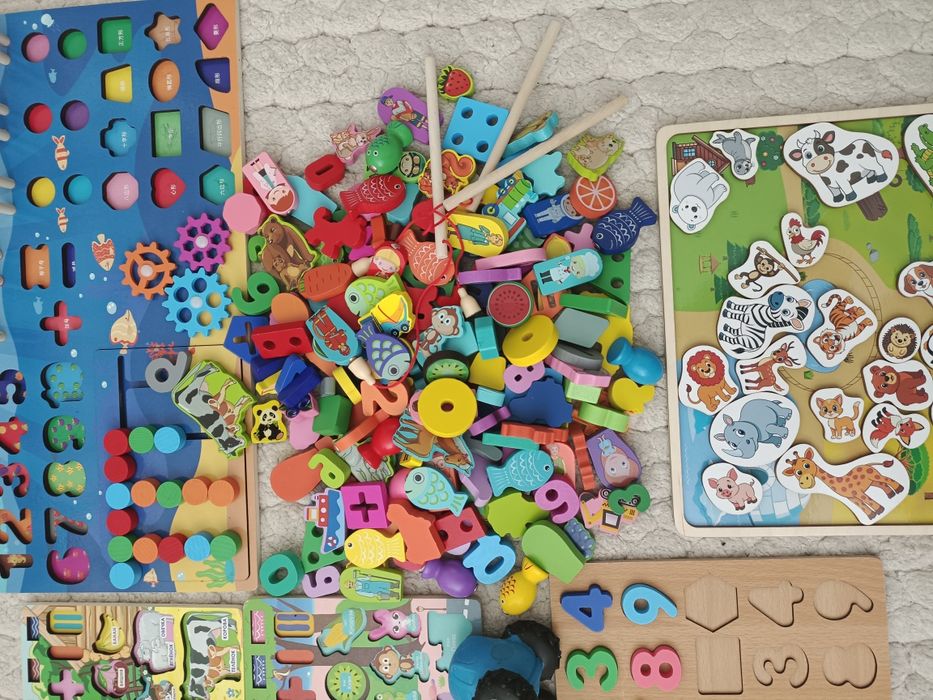 Пакет развивающих игрушек ( за все 3000)