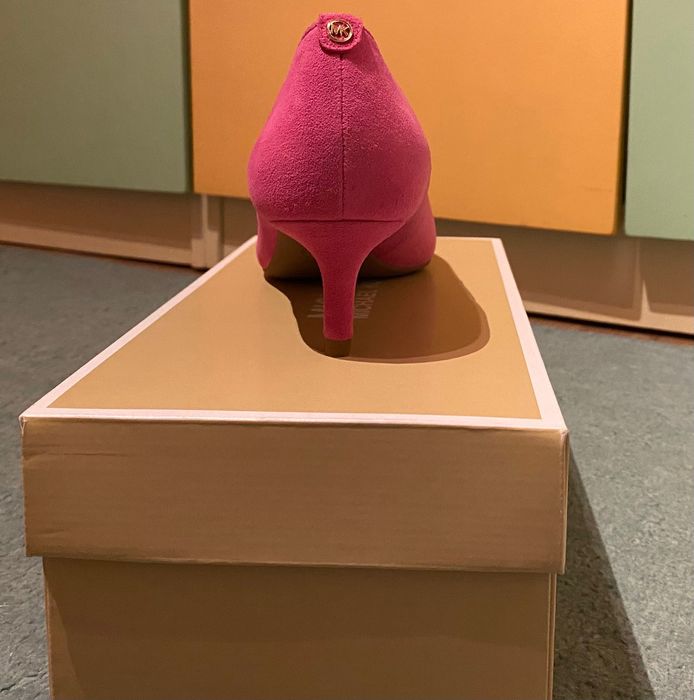 Обувки Michael Kors- нови