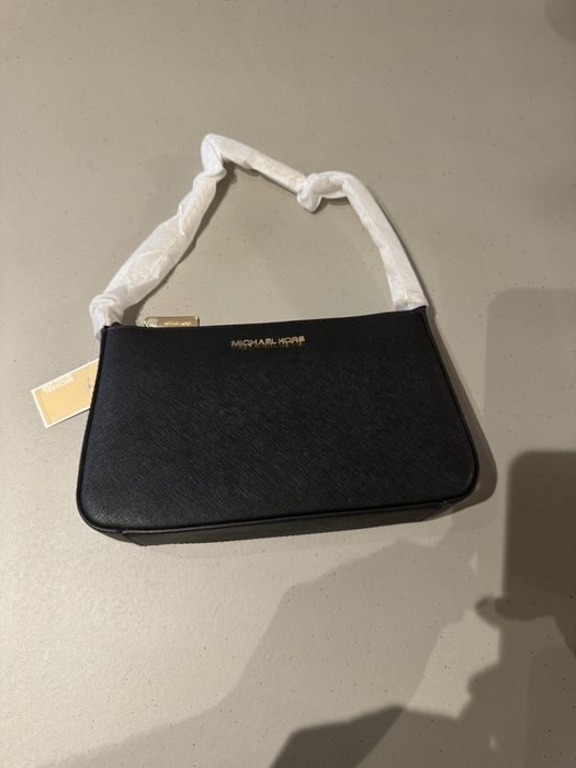 Нова черна чанта Michael Kors с етикет