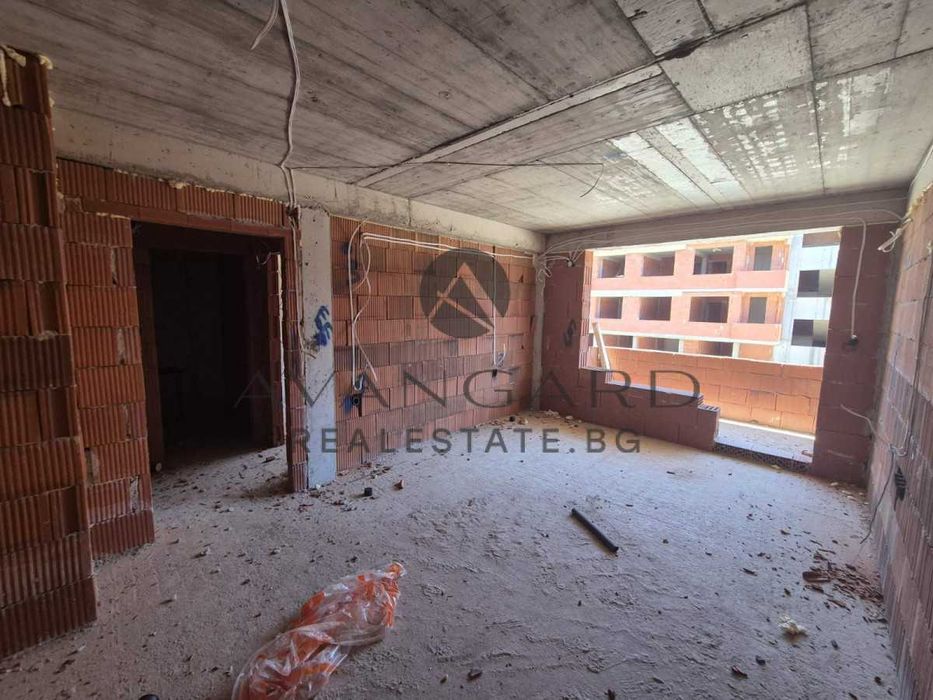 Продава се Двустаен апартамент в Пловдив, Остромила - 60 кв.м за 1334 €/кв.м - Снимка #3