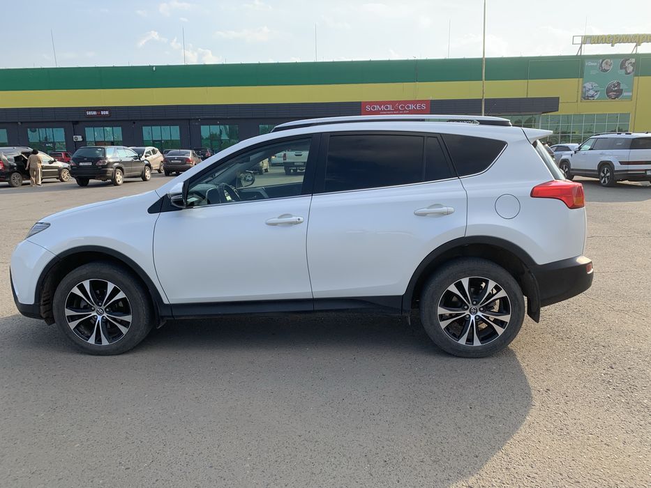 Продается  TOYOTA  RAV4