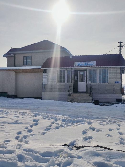 Продается двухэтажный дом с магазином