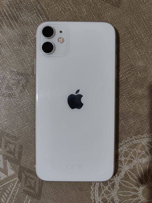 Iphone 11 64GB бял + калъф и кабел
