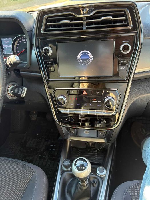 Tivoli 1.5 benzină manuală 163 cai
