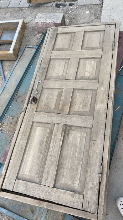 Ағаш есік сатылады