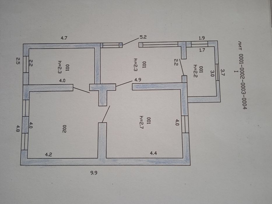 Жилой дом и участок, все коммуникации в доме есть.