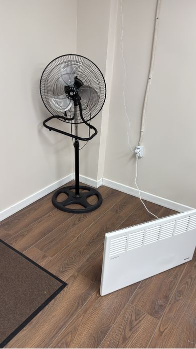 Офисная мебель и техника