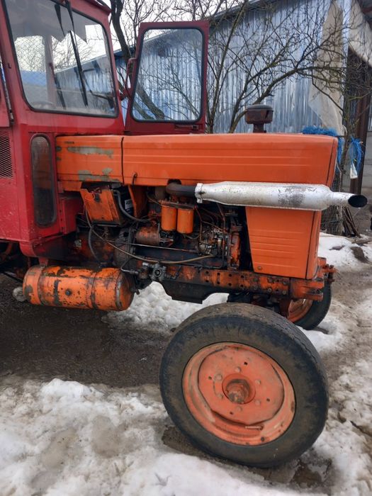 Vând tractor u650