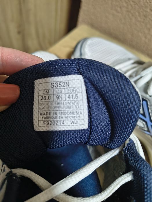 ASICS  маратонки