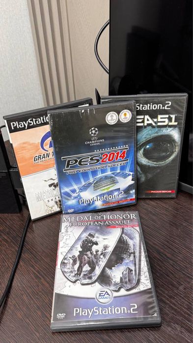 PlayStation 2 +4 диска в отличном состоянии