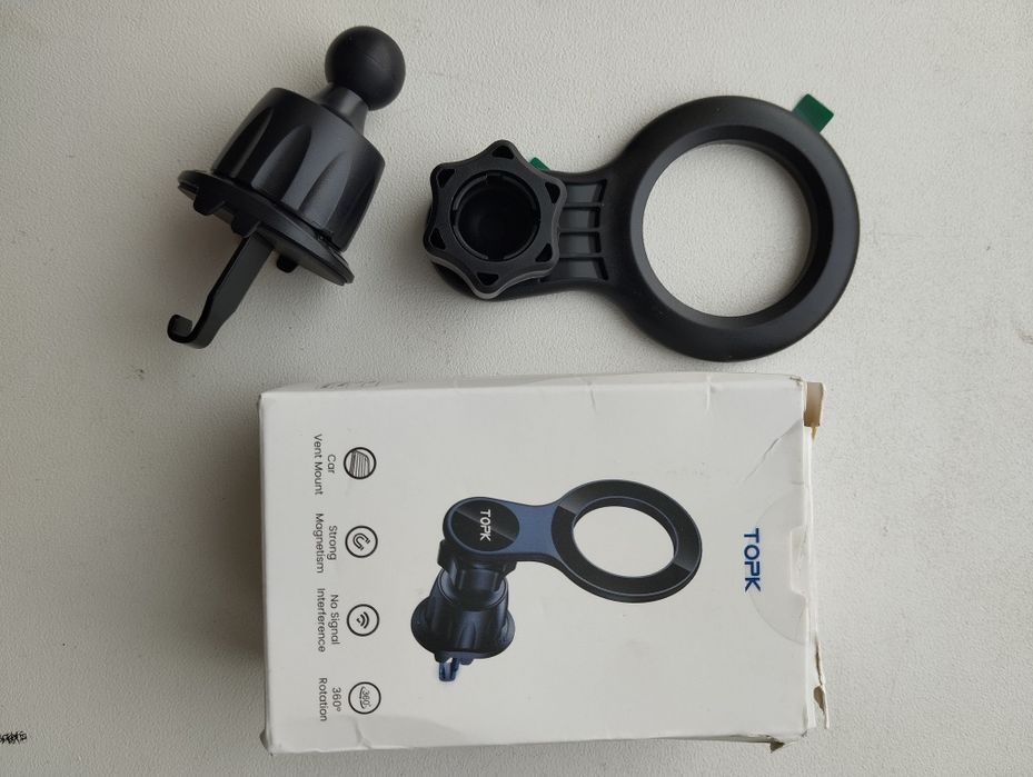 Держатель для телефона в автомобиль