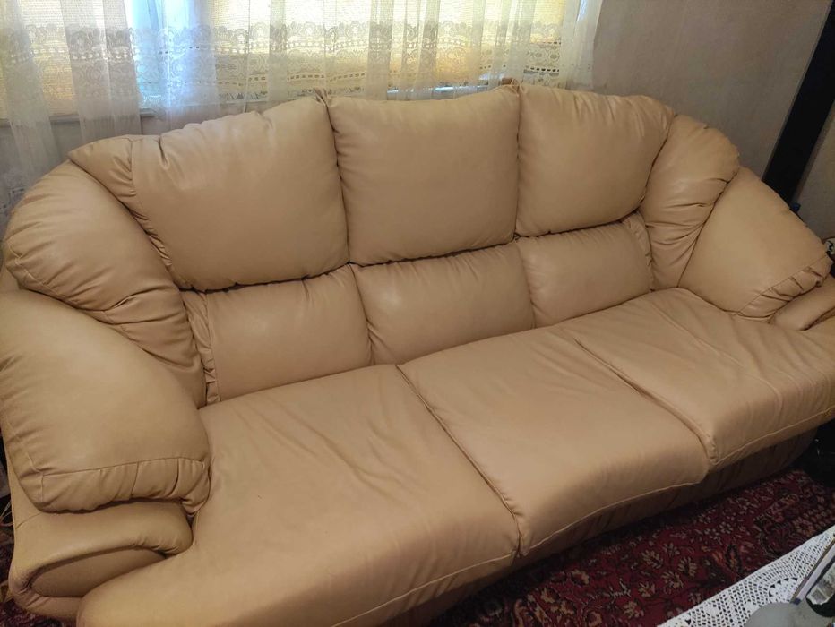 Диван кожен използван в добро състояние