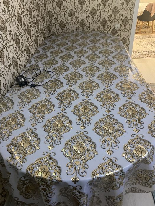 Стол для гостиной