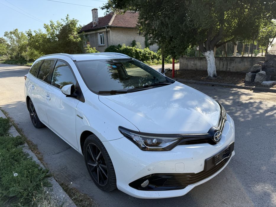 Toyota Auris Hybrid 1.8 (73 kW) 2018 г. – на части