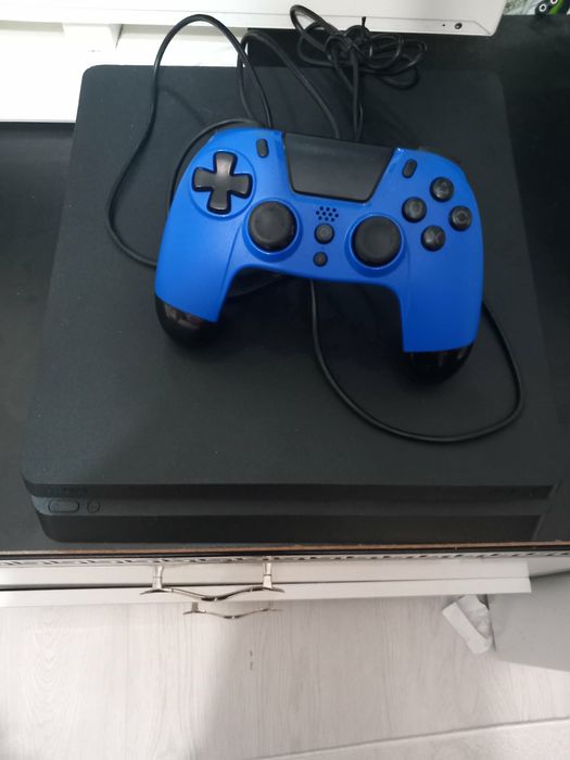 Playstation 4 slim