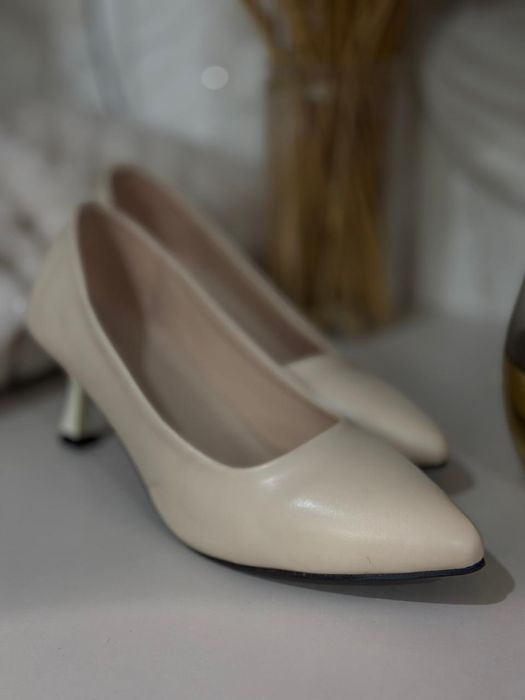 Продам туфли нежные 39рр