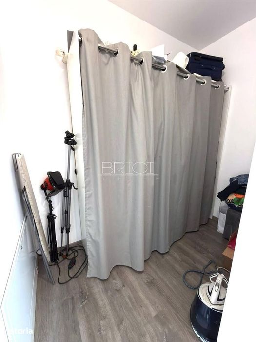 Casa, 90mp, 3 camere, 3 bai, cu Garaj si Curte