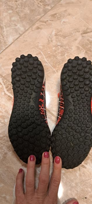 Футболни обувки nike, adidas