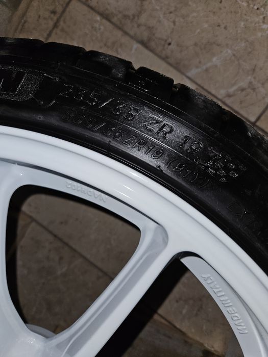 Jante OZ Racing 19"   5 x 108     ET 42