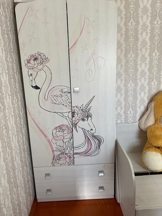 Продам детский гарнитур для девочек