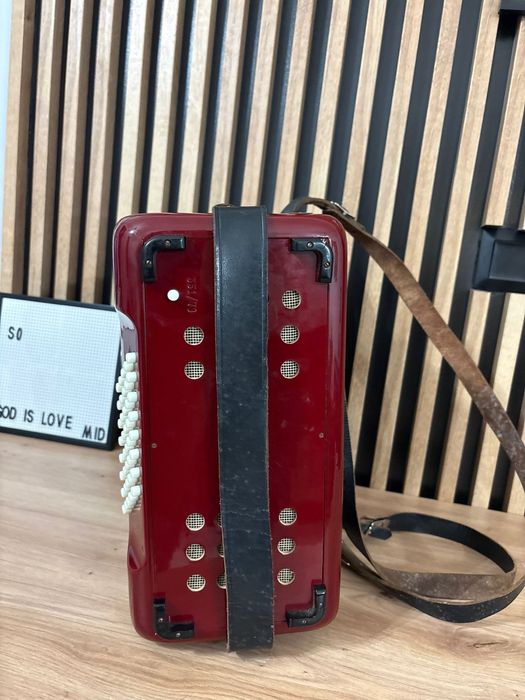 Acordeon Cantulia cu 40 de basi