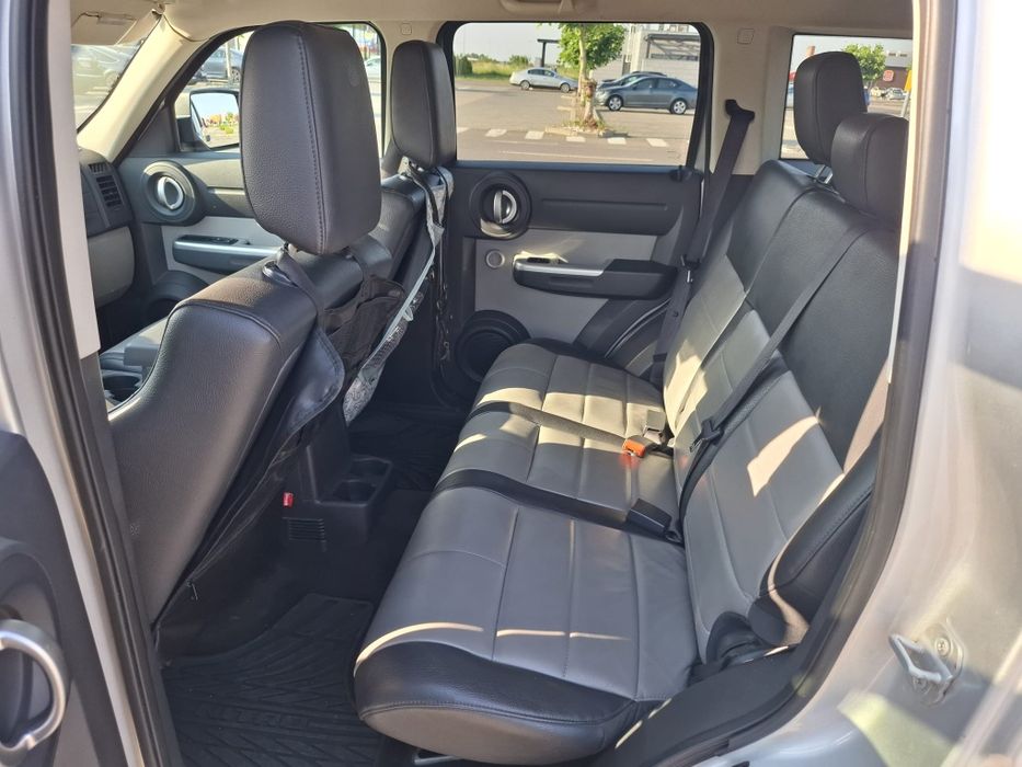 Dodge Nitro 2,8  automată