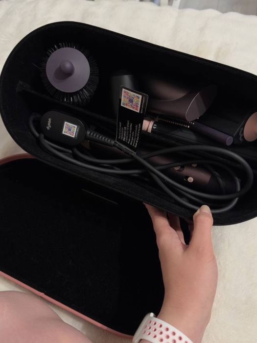 Стайлер Dyson с bluetooth