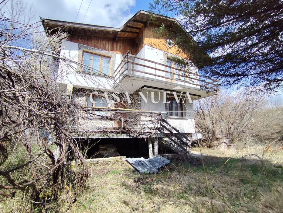 Къща в с.Реяновци, гр.Трън