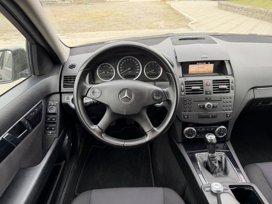 Mercedes C 200 / diesel / 2200 cm