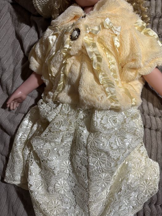 Винтажная кукла с сумкой