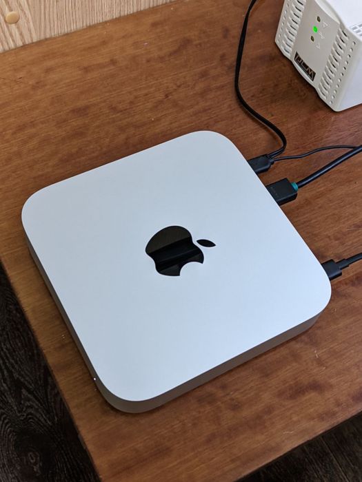 Mac mini m2.