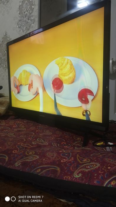 Самсунг 32 не смарт аригинал карея состояни как новый