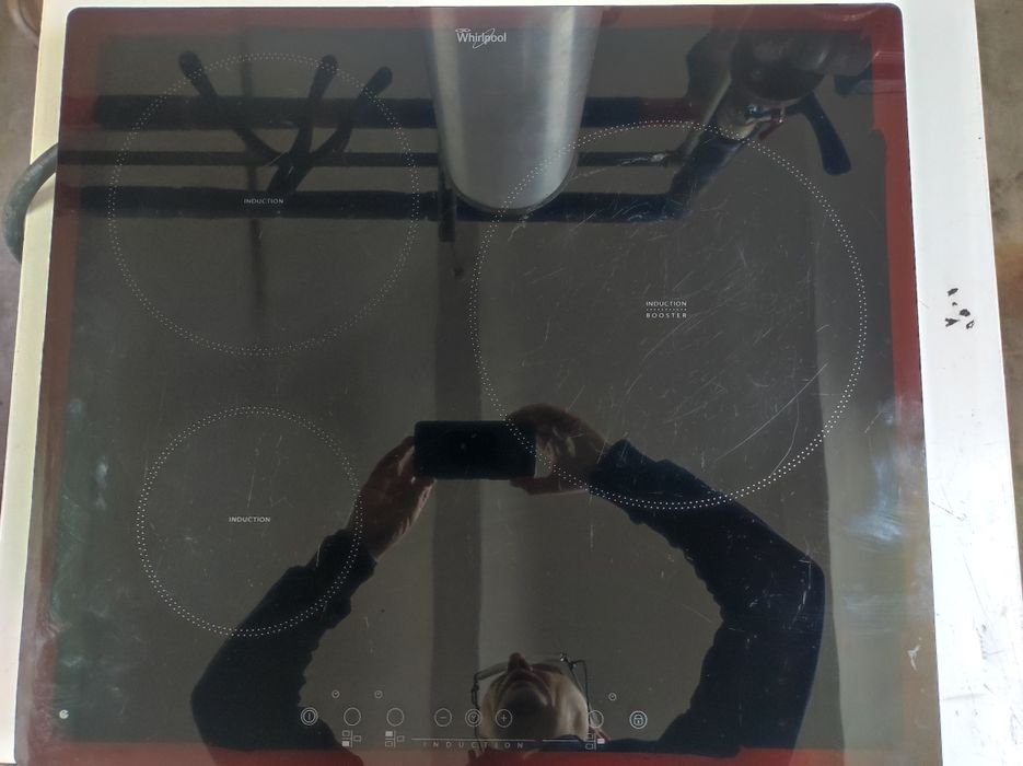Vând plită inducție Whirlpool ,3 arzătoare