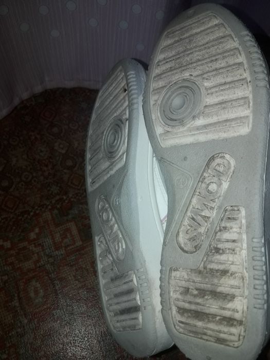 Кроссовки в хорошем состоянии 38 размер