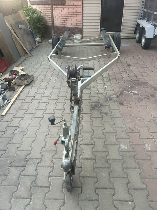 Лодочный прицеп заводской