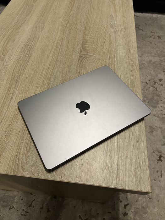 Macbook Air M2 13 inch