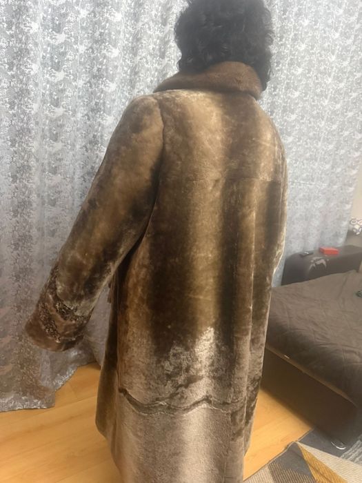 Мутоновая женская шуба