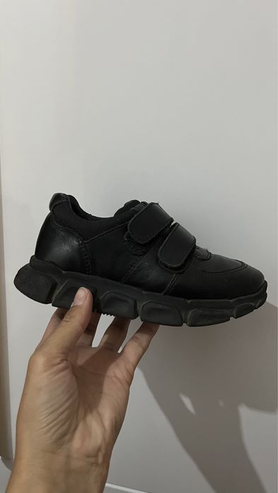 Кроссовки кожаные 27р