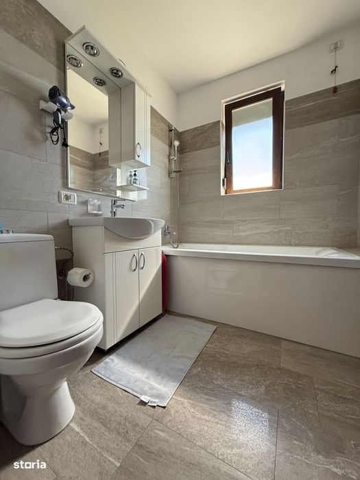 Apartament spatios, 4 camere, decomandat, etaj 3 - Giroc, zona Planete