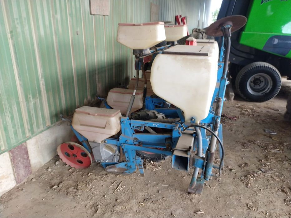 Semantoare de porumb monosem NG pe discuri cu 4 randuri