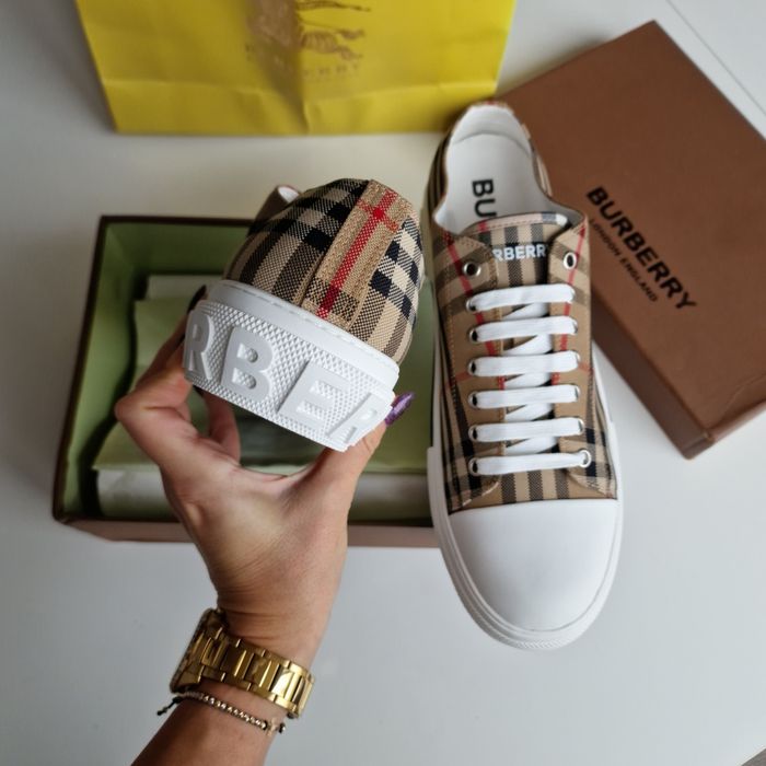 Burberry кецове размер 44 обувки маратонки сникърси Бърбъри