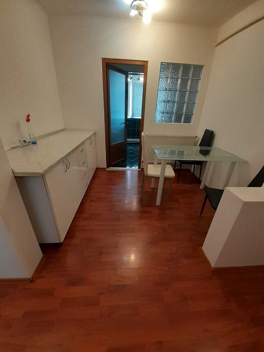 Apartament de închiriat