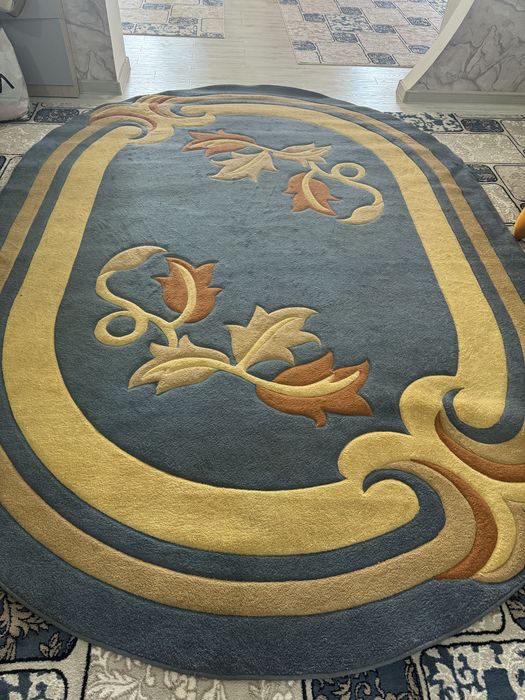 Ковер турецкий почти новый . Отличное состояние.