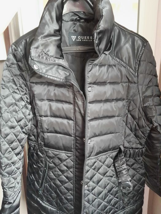Дамско яке Guess M размер