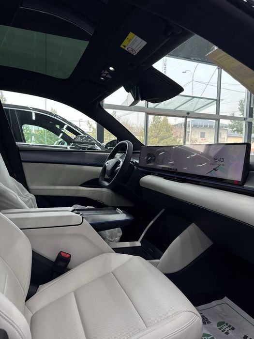 Geely Ji YUE 01  2×4