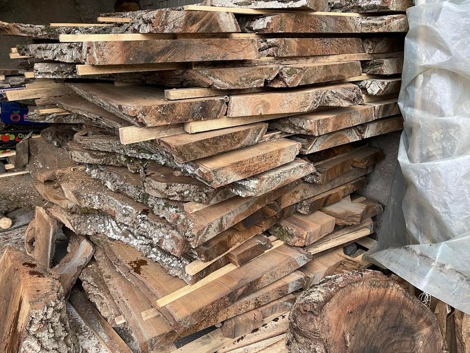 Продавам орехов материал