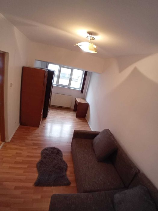 Inchiriez apartament