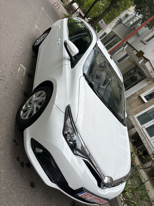 Toyota Auris 1.8 Hybrid (accept variante doar cu vulcanizare mobila )
