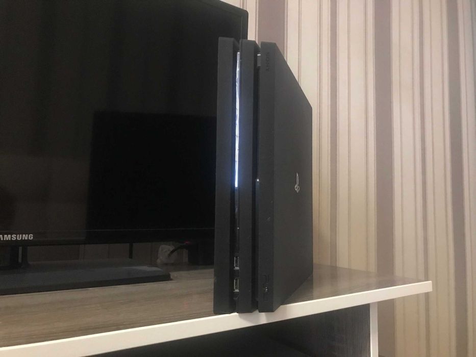 Playstation 4 Pro 1TB +50 игр