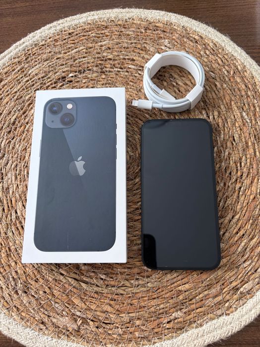 iPhone 13 128 GB + подарък кабел за зареждане и кейс